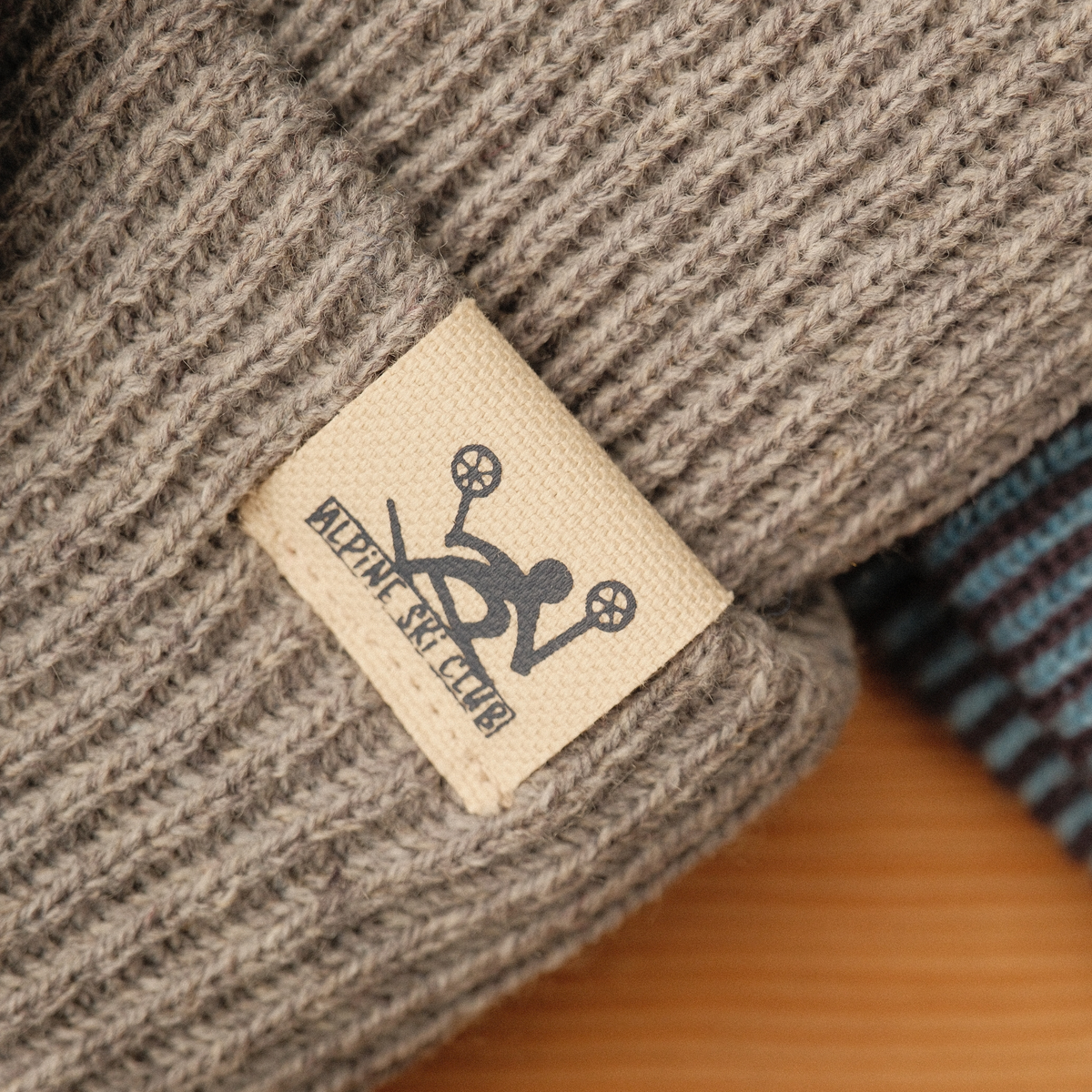 '27 Toque | Knit Cuffed Label